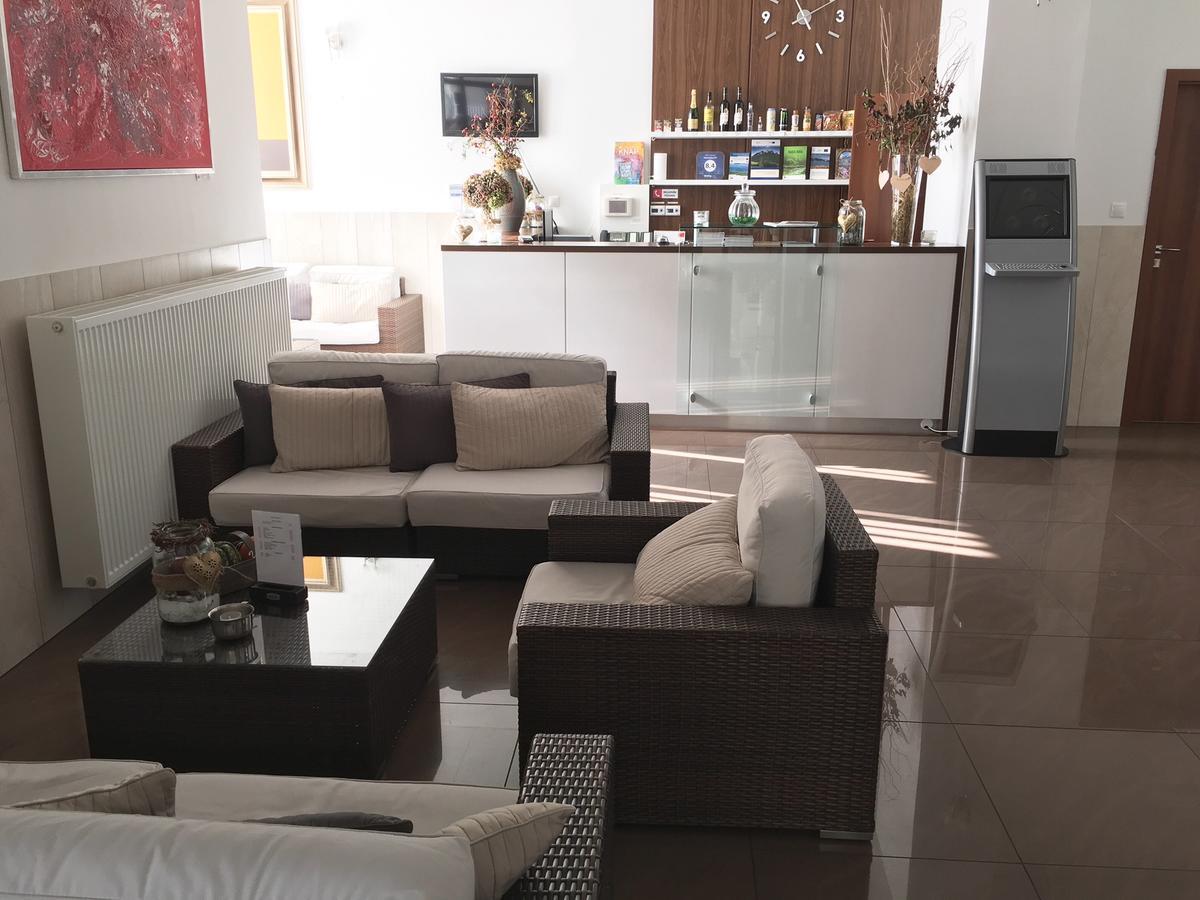 Hotel Limba Ctt Tvrdosin Buitenkant foto