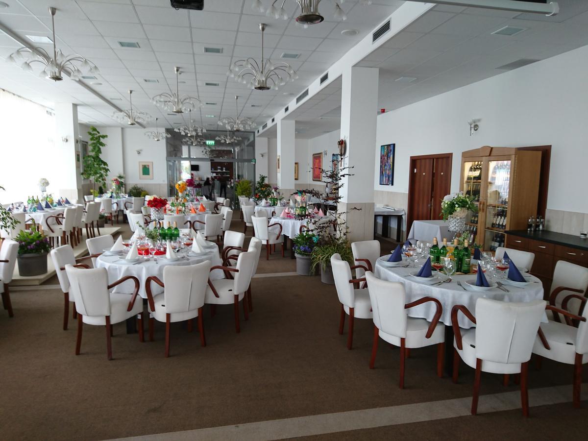 Hotel Limba Ctt Tvrdosin Buitenkant foto